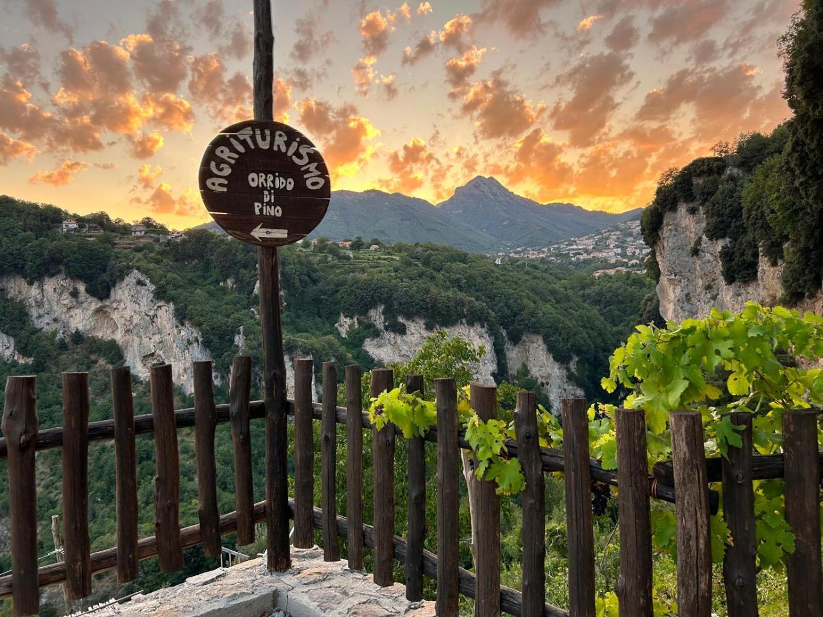 Agriturismo Orrido Di Pino Аджерола Екстер'єр фото